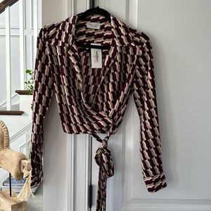 *NWT* DRESS FORUM Printed Wrap Blouse